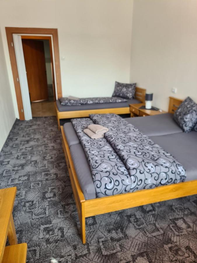 Hotel Koruna Rožnov pod Radhoštěm 외부 사진