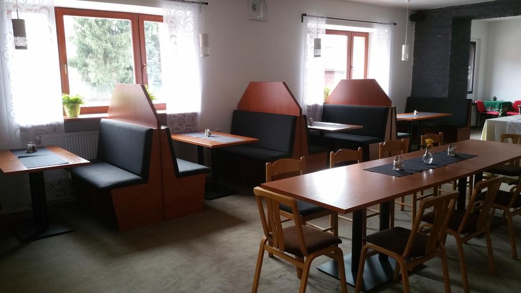 Hotel Koruna Rožnov pod Radhoštěm 외부 사진