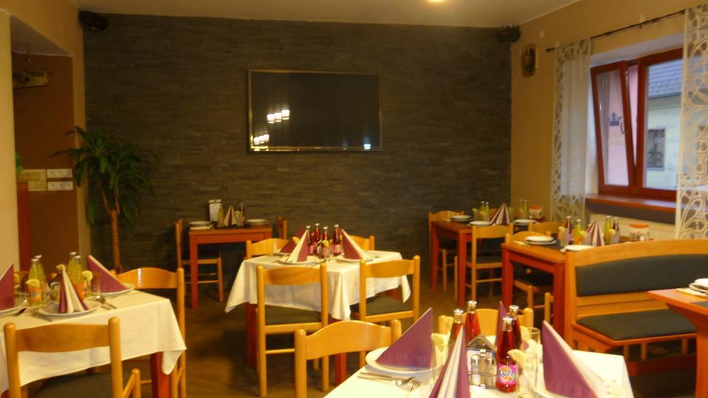 Hotel Koruna Rožnov pod Radhoštěm 외부 사진