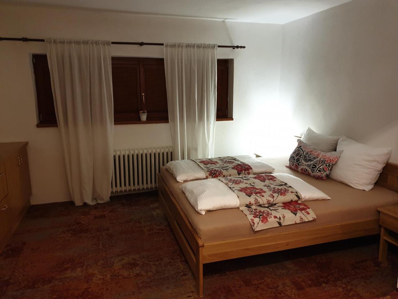 Hotel Koruna Rožnov pod Radhoštěm 외부 사진